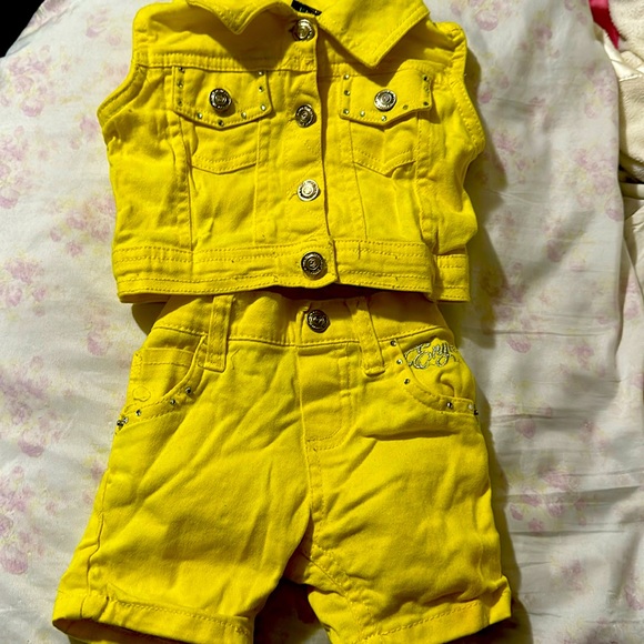 New York Ence Yellow Short Set - Picture 1 of 6